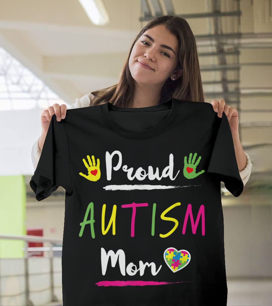 Proud Autism Mom Puzzle Awareness Valentines Day Heart Hands T-Shirt