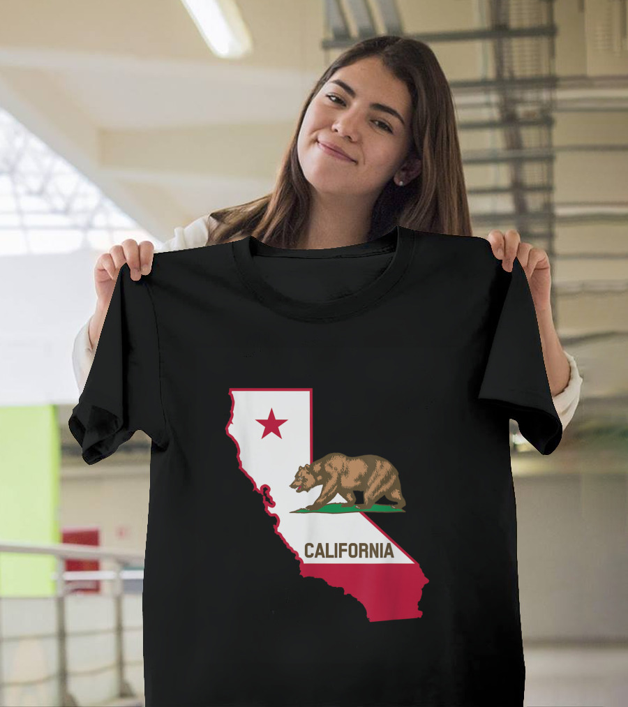 California Republic Bear Distressed State Flag T-Shirt
