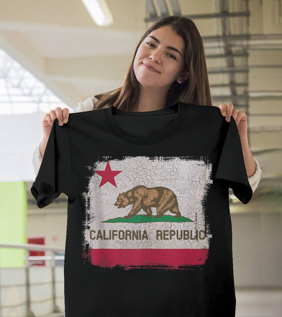 California Republic Flag Distressed Souvenir Bear T-Shirt
