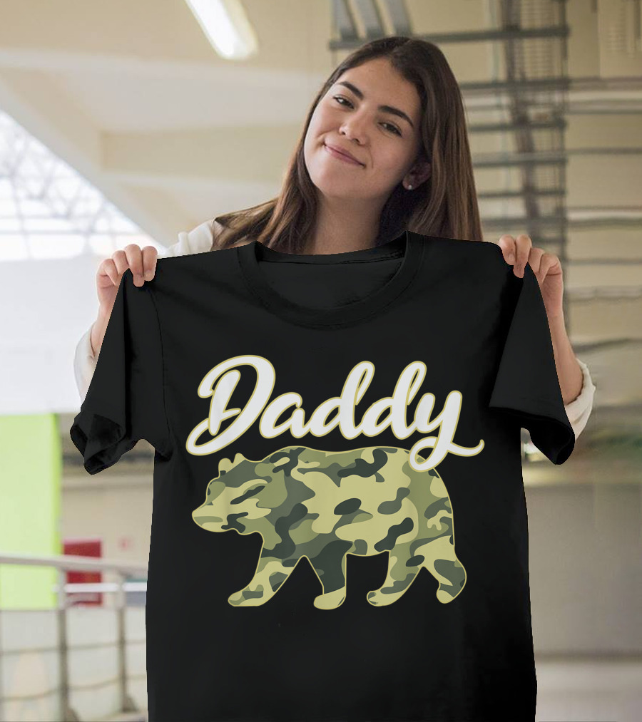 Daddy Bear Camouflage Father's Day T-Shirt