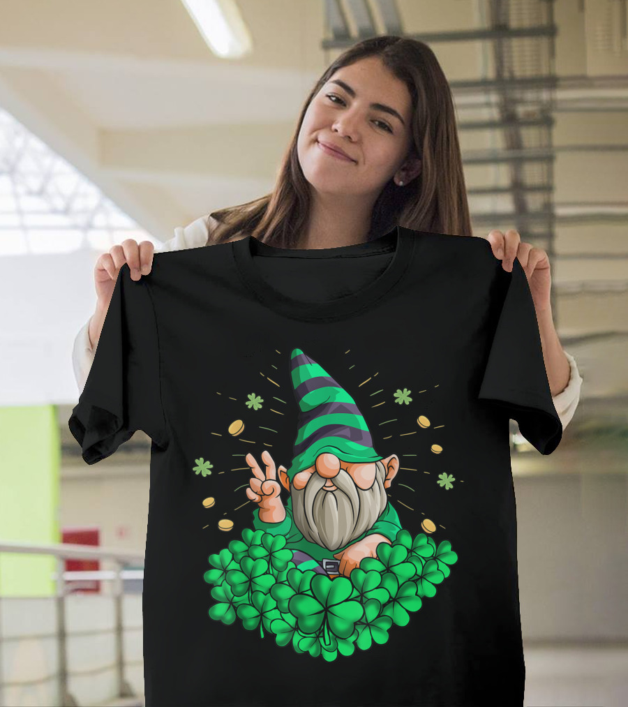 Gnome Hippie Leprechaun Shamrock St Patrick's Day Gnome T-Shirt