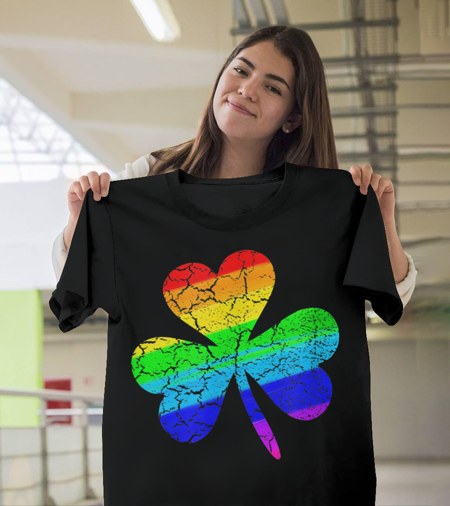 Distressed Rainbow Clover Shamrock St Patricks Day Gay Pride T-Shirt