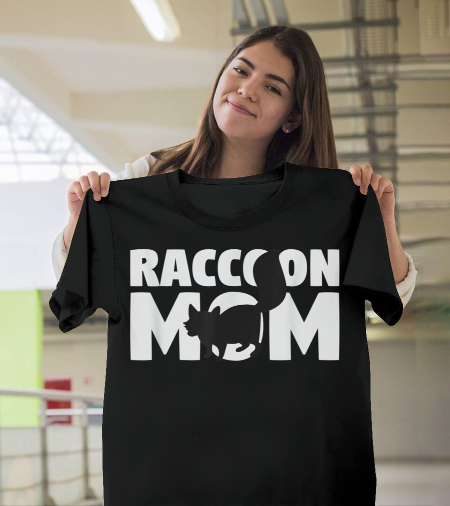 Raccoon Mom Animal Lover Mother's Day Raccoon T-Shirt