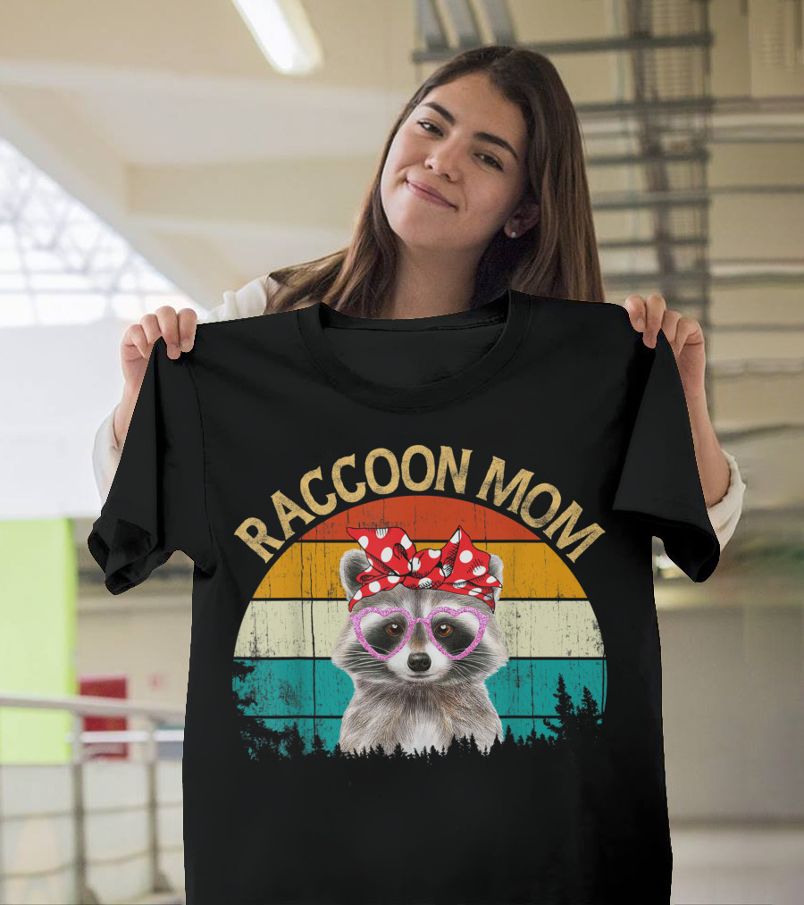 Raccoon Mom Vintage Style Wildlife Animal Retro Bow Glasses T-Shirt
