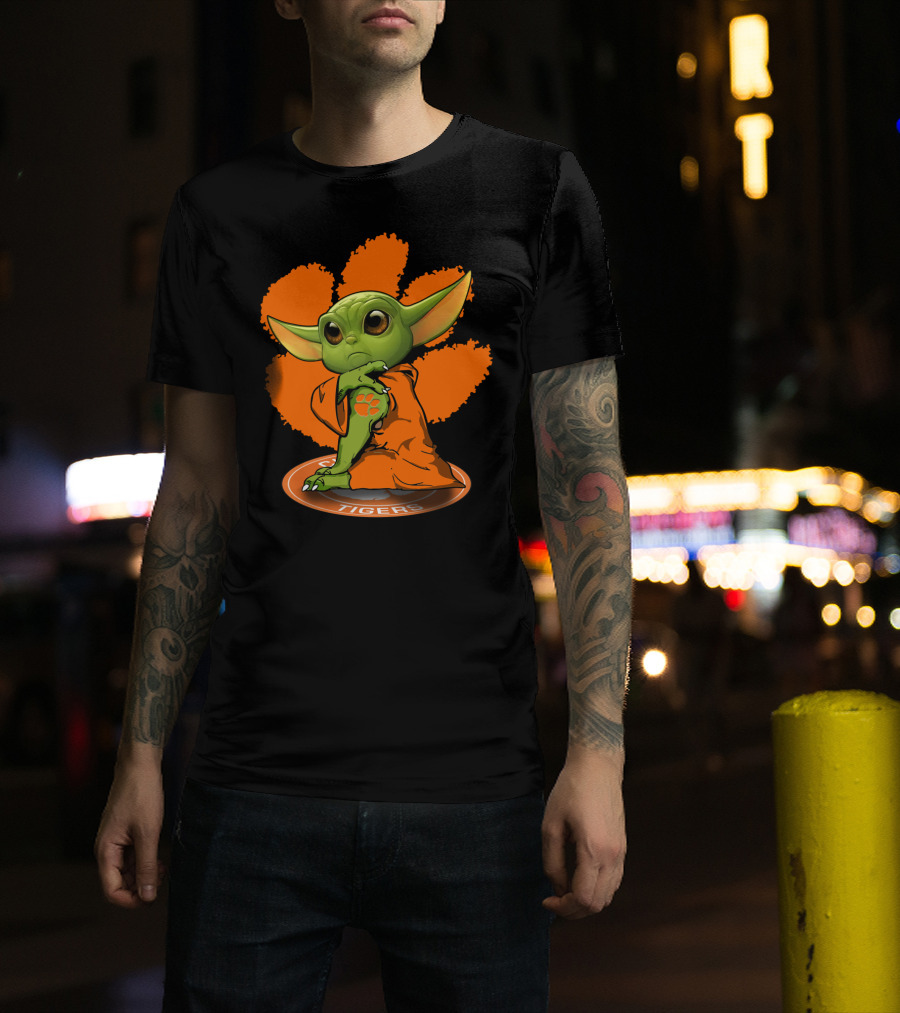 Clemson Tigers Baby Yoda Paw Prints T-Shirt
