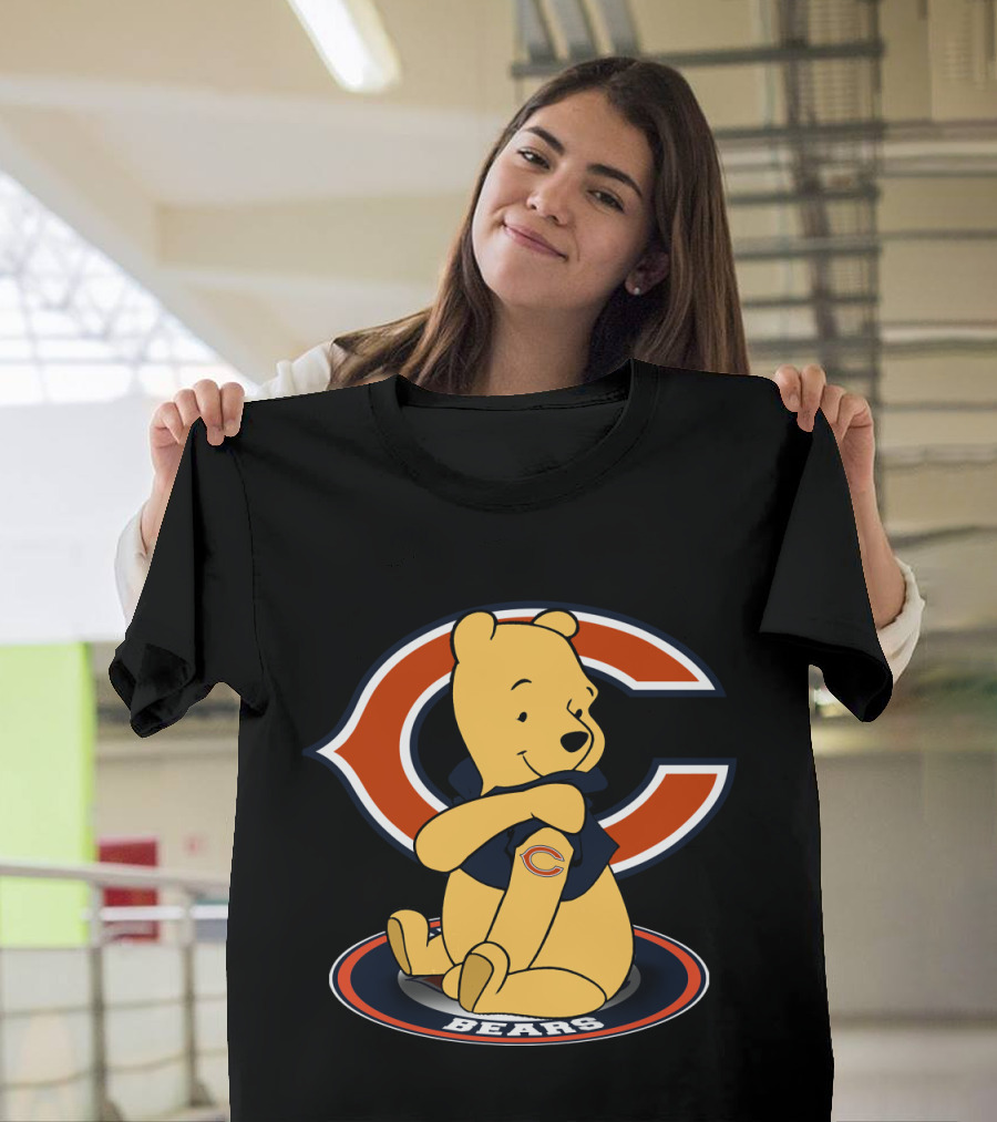Pooh Chicago Bears C Logo Hugging Fan T-Shirt