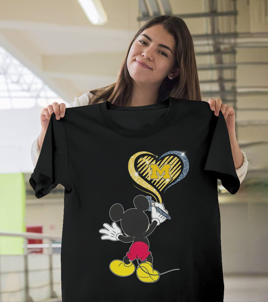 Mickey Mouse Drawing Heart with Michigan Wolverines T-Shirt