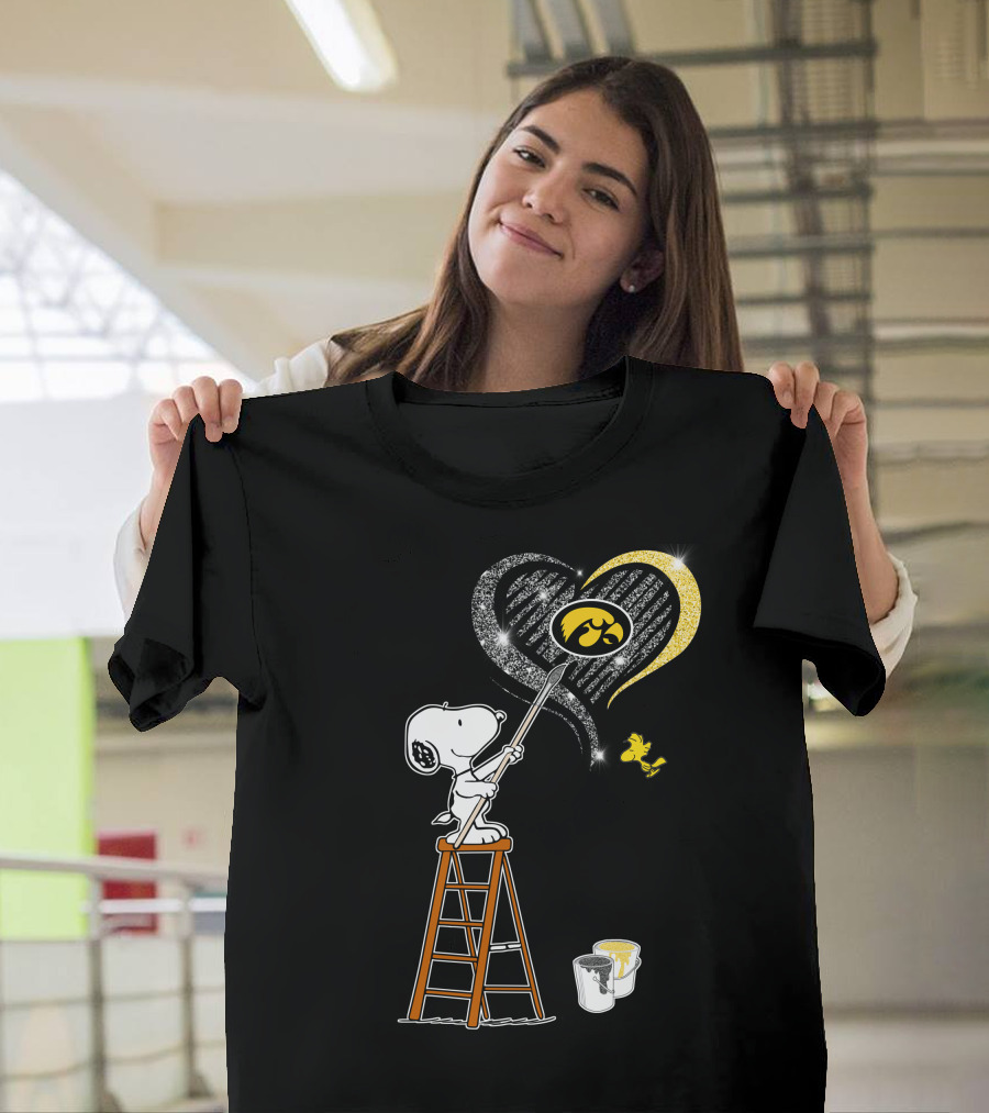 Snoopy Painting Iowa Hawkeyes Heart Ncaa T-Shirt