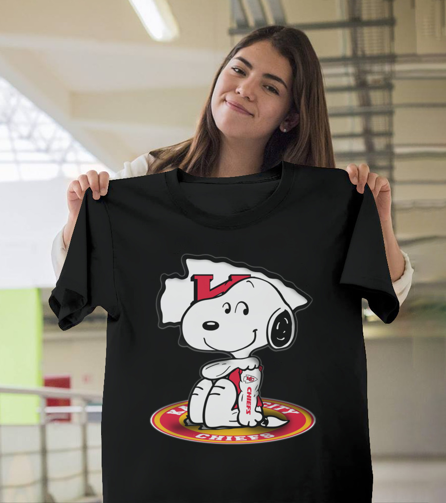 Kansas City Chiefs Snoopy Peanuts Nfl Fan Gear T-Shirt