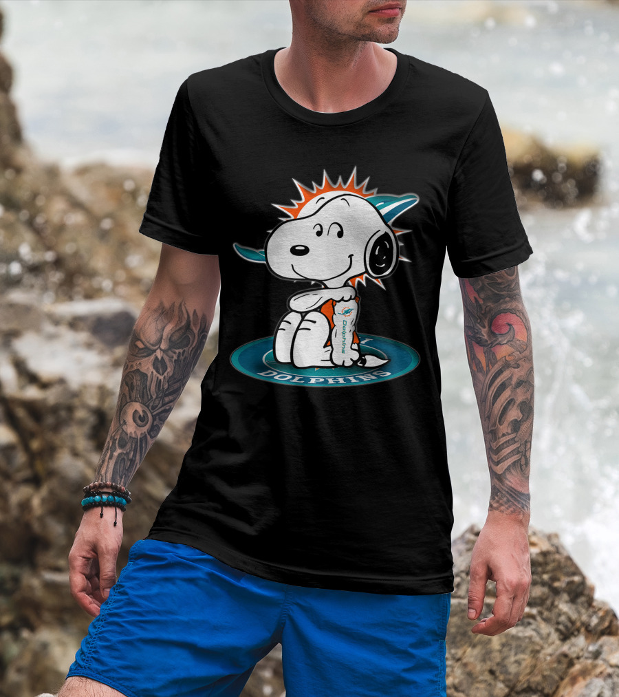 Snoopy Miami Dolphins Fan Football T-Shirt