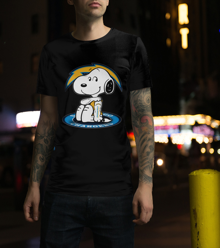 Snoopy Holding Los Angeles Chargers Helmet San Diego Chargers T-Shirt
