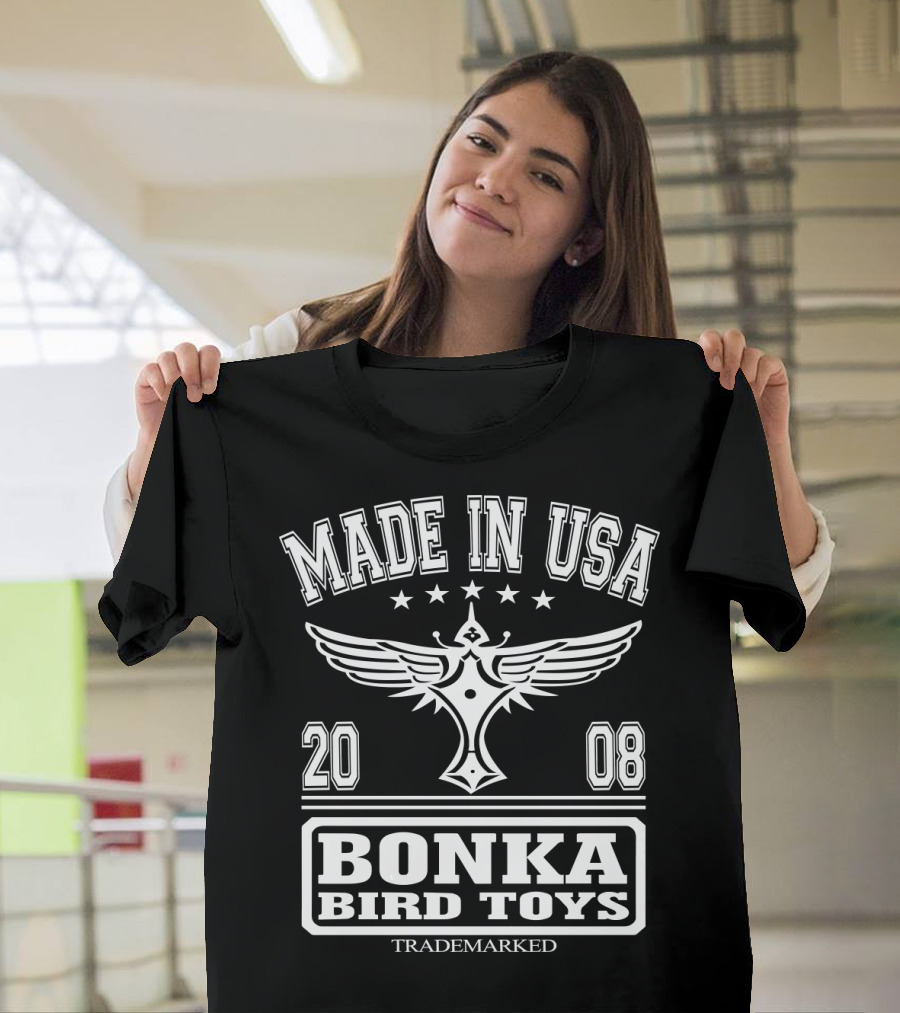 Made in USA Bonka Bird Toys 2008 Trademarked Collector Parrot T-Shirt