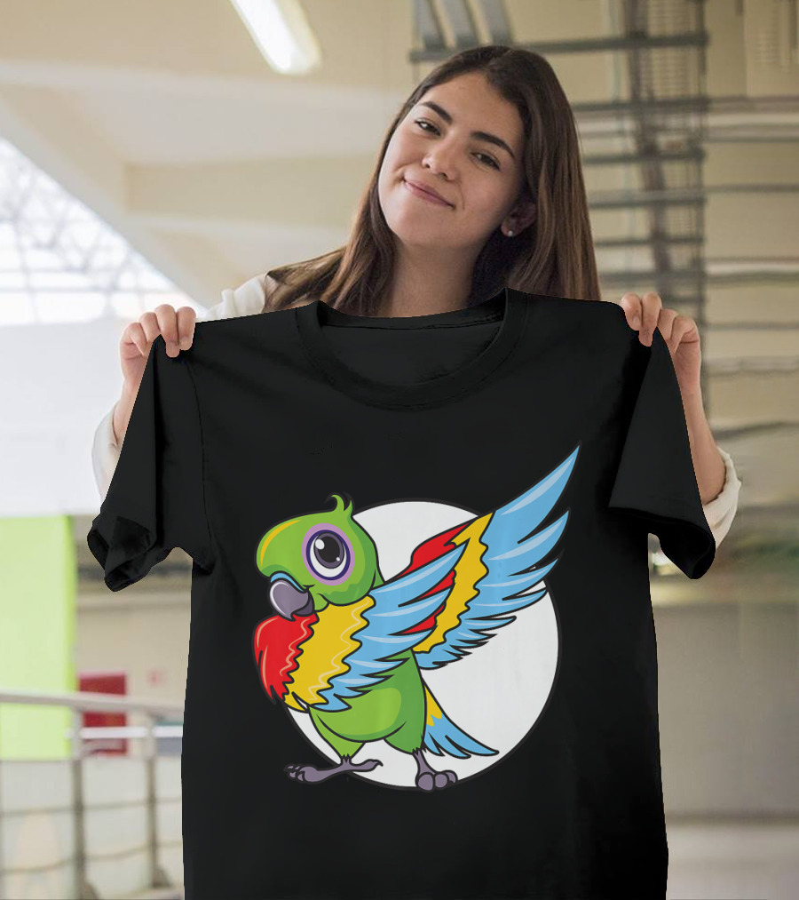 Cute Dabbing Great Green Macaw Parrot Colorful Wings T-Shirt