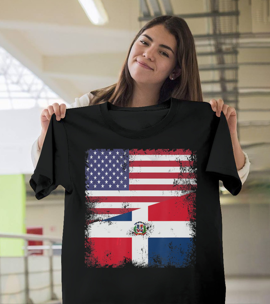 Half Dominican Flag Vintage USA American Dominican Grunge T-Shirt