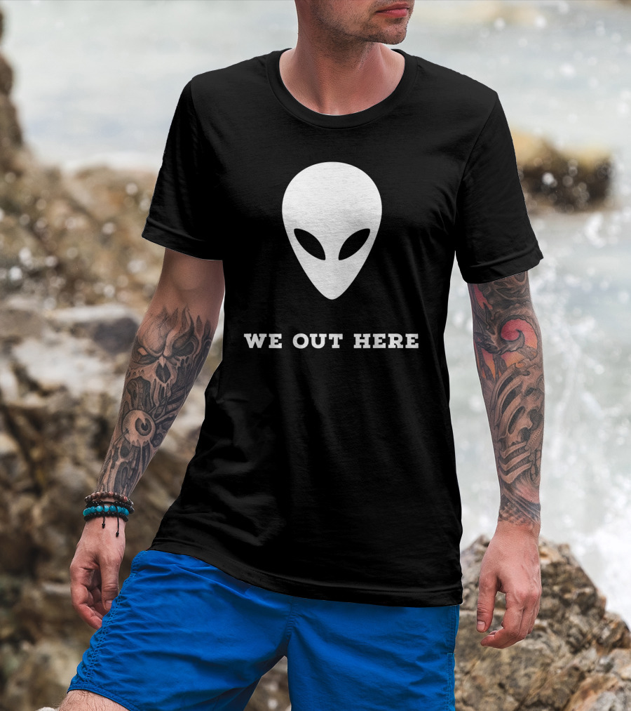 Alien We Out Here Area 51 Fun Extraterrestrial Iconic Head T-Shirt