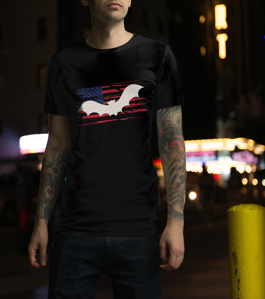 Bat Silhouette With US American Flag Background T-Shirt