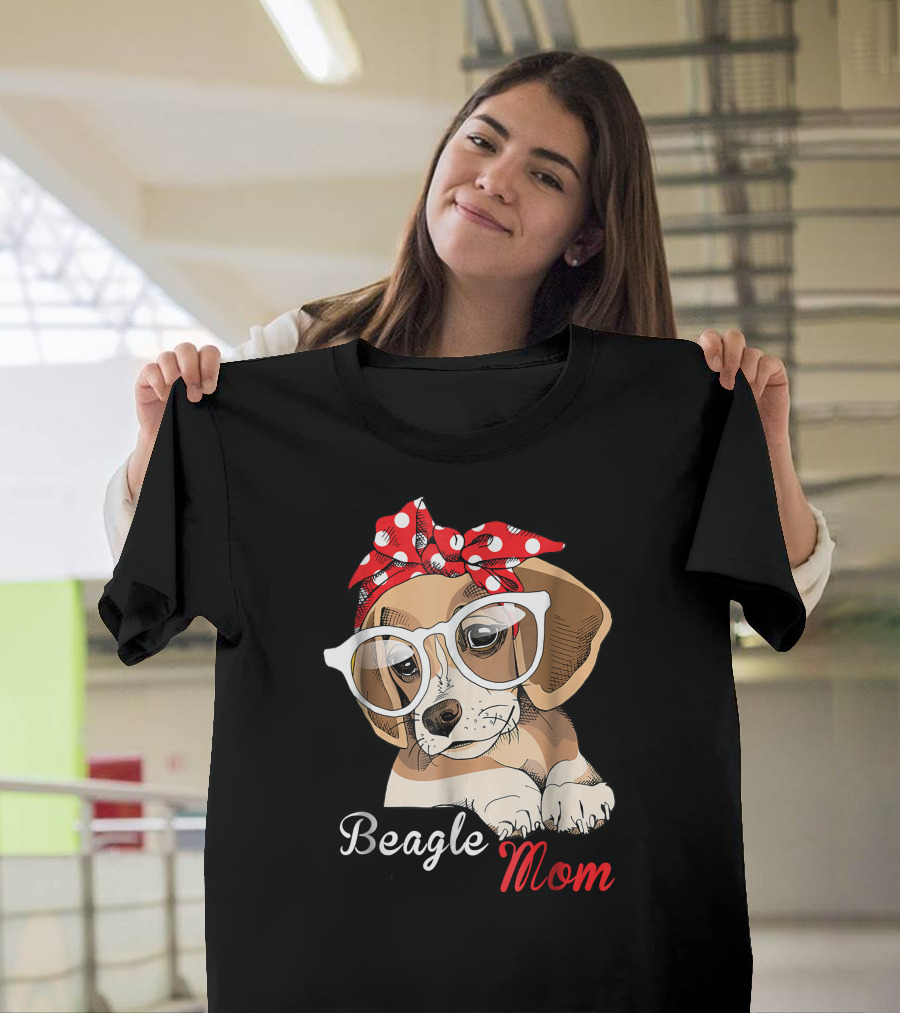 Beagle Mom Cute Beagle Dog With Glasses And Red Polka Dot Bow T-Shirt