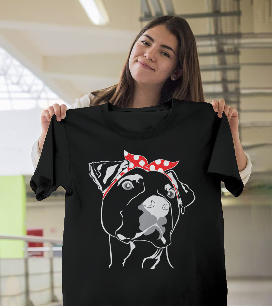 Pittie Mom American Pitbull Red Polka Dot Bandana T-Shirt