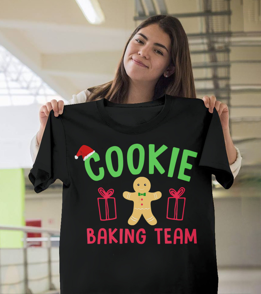 COOKIE BAKING TEAM Gingerbread Christmas T-Shirt