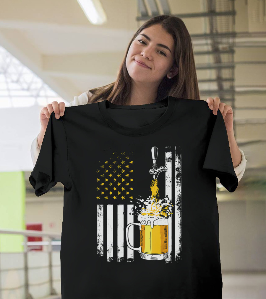 Retro Craft Beer Pouring from Tap into Mug with American Flag Background T-Shirt