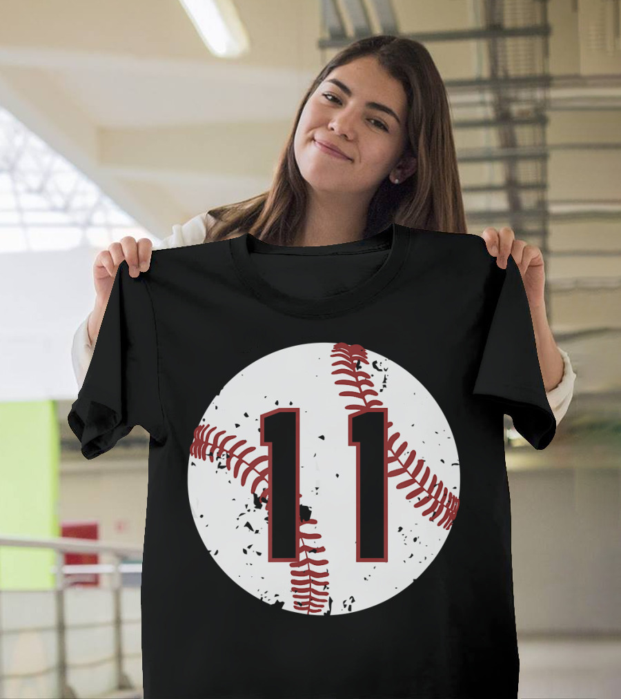 Vintage Baseball Number 11 Cool Softball Circle T-Shirt