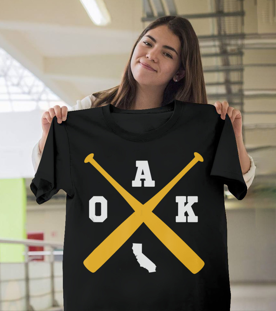 Vintage Oakland OAK State Baseball Bats California T-Shirt