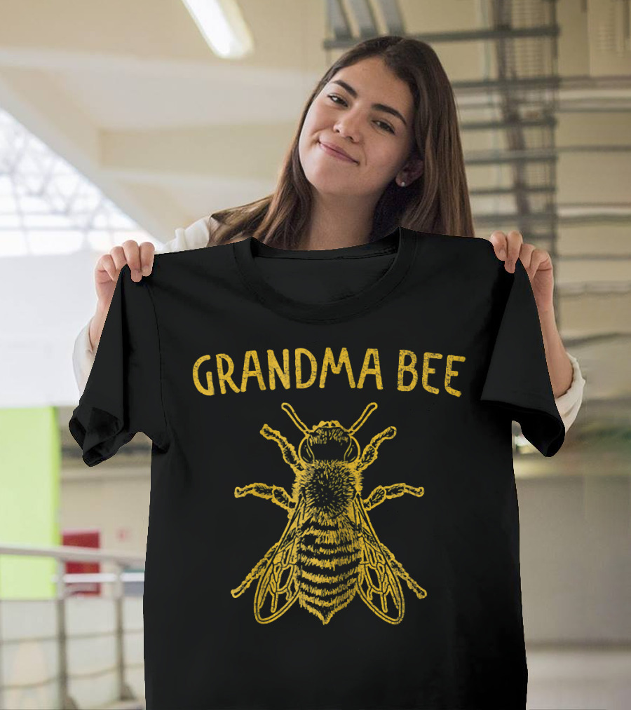 Grandma Bee Keeper Apia T-Shirt
