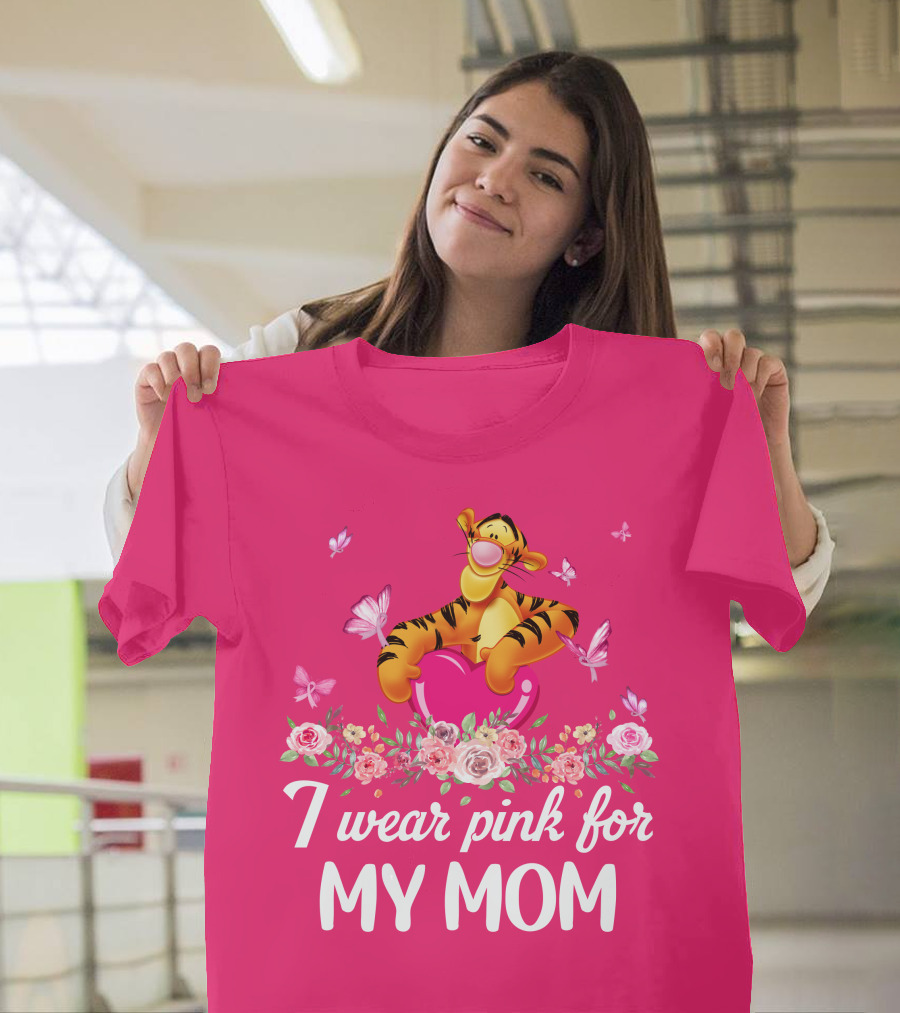 I Wear Pink For My Mom Tigger Butterfly Roses T-Shirt