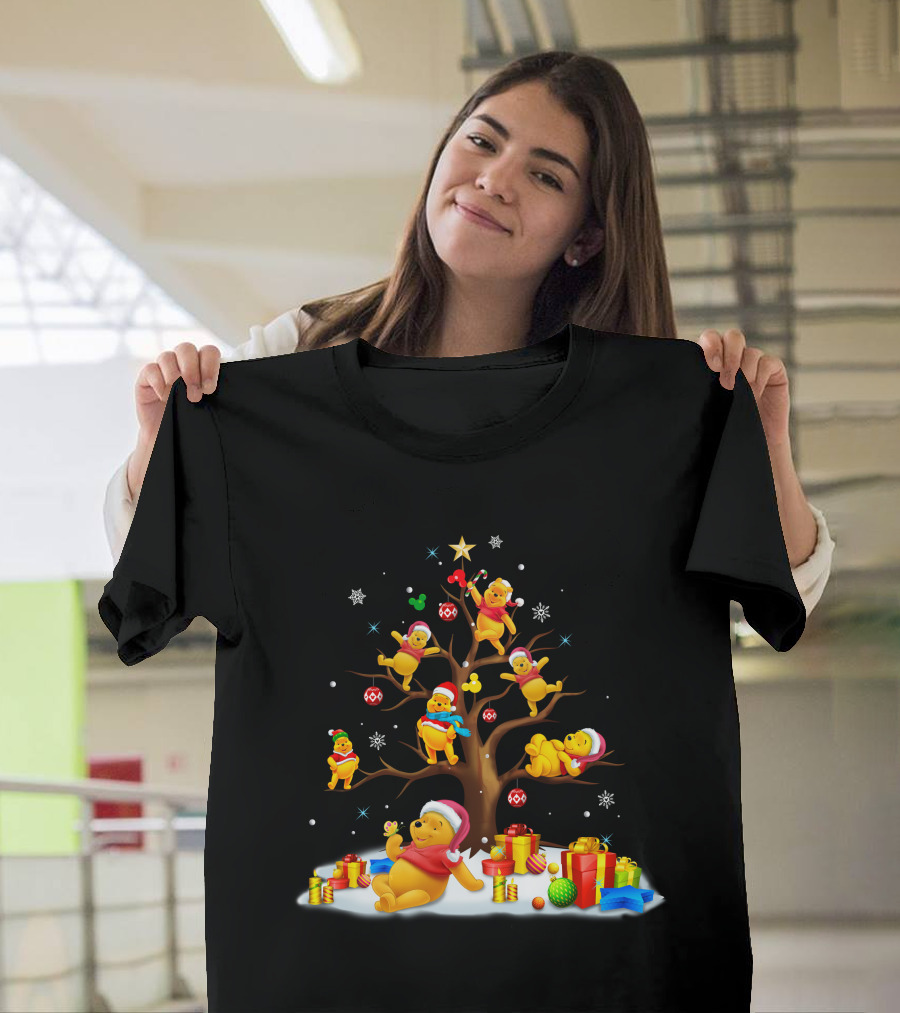 Pooh Bear Christmas Tree With Santa Hat And Presents T-Shirt