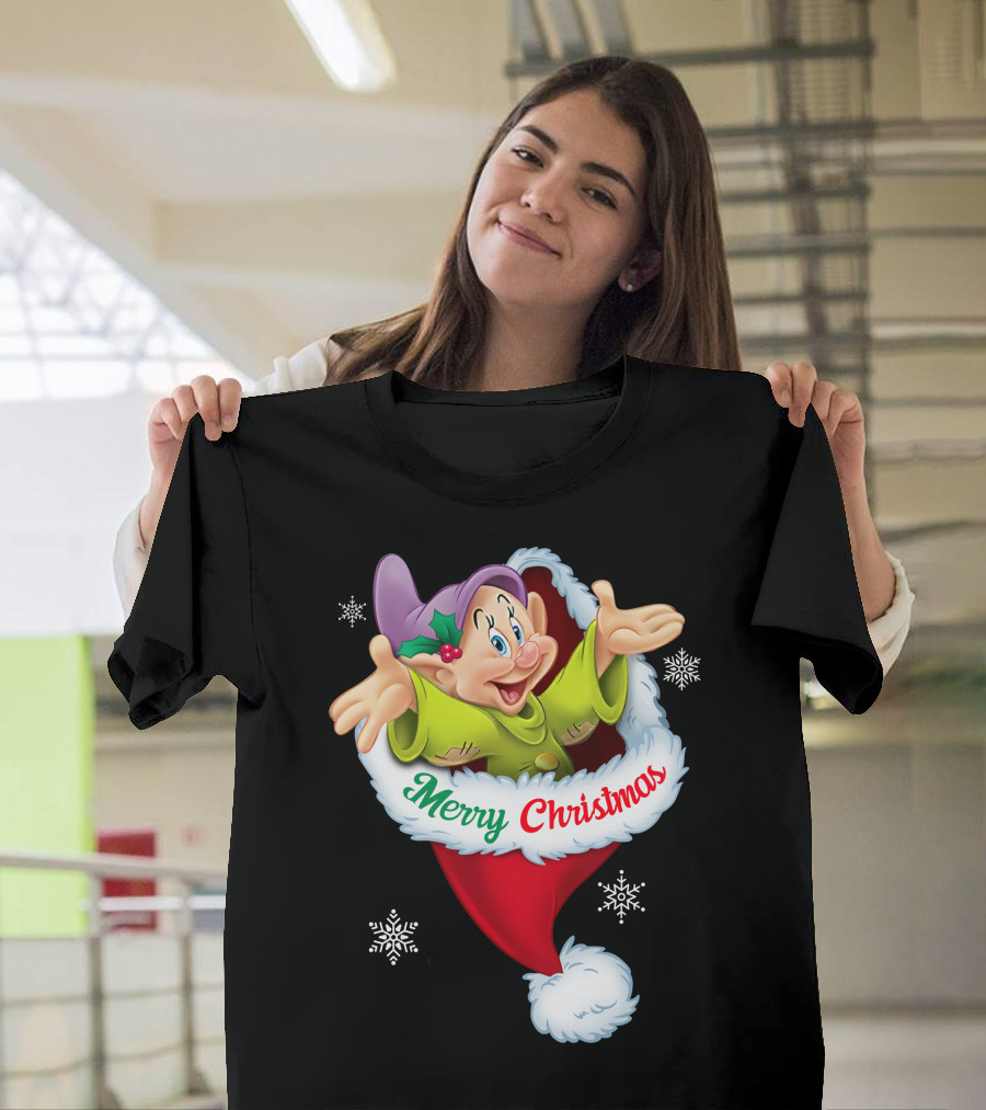 Dopey Merry Christmas Santa Hat Snowflakes T-Shirt