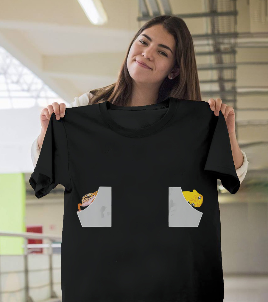 Funny Leopard Gecko with Cute Pocket T-Shirt