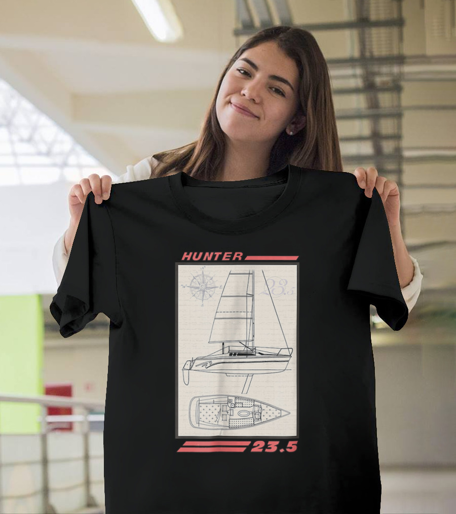 HUNTER 23.5 Sailboat Line Drawing with Compass T-Shirt