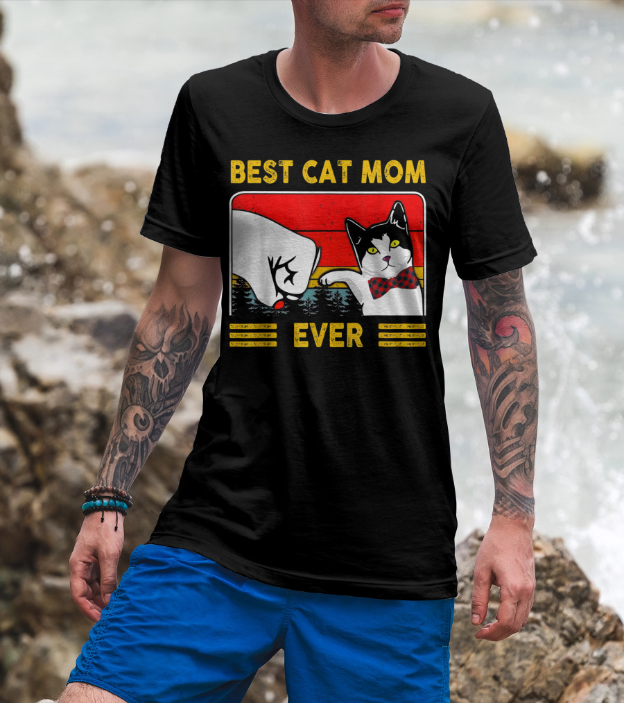 BEST CAT MOM EVER Retro Vintage Cat With Fist Bump And Bow Tie T-Shirt