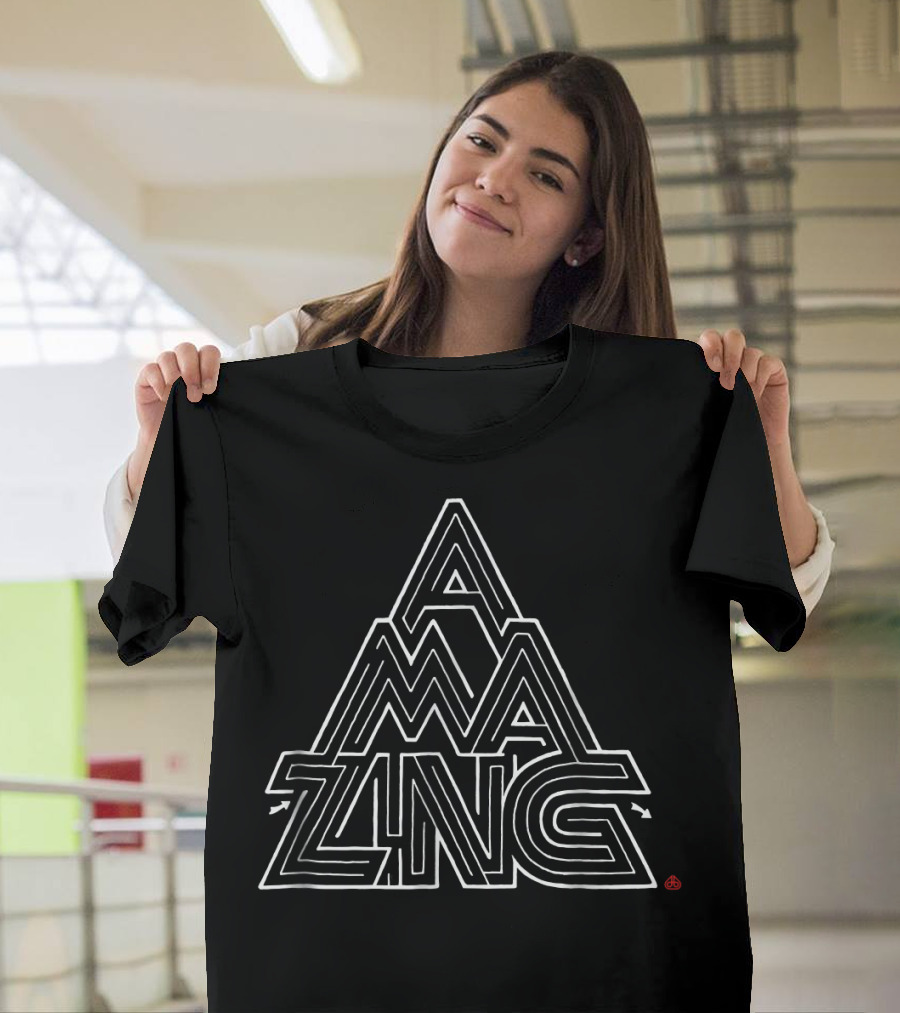 Amazing Maze Triangular Design Black T-Shirt