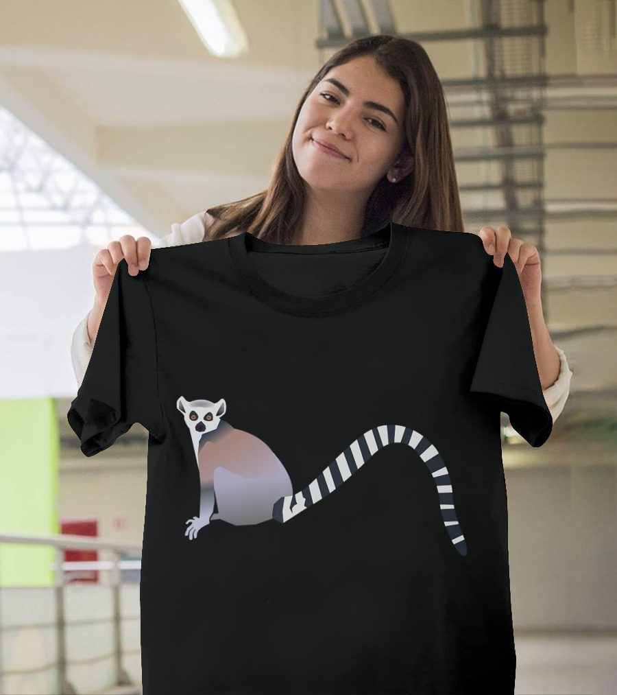 Beautiful Ring-Tailed Lemur T-Shirt