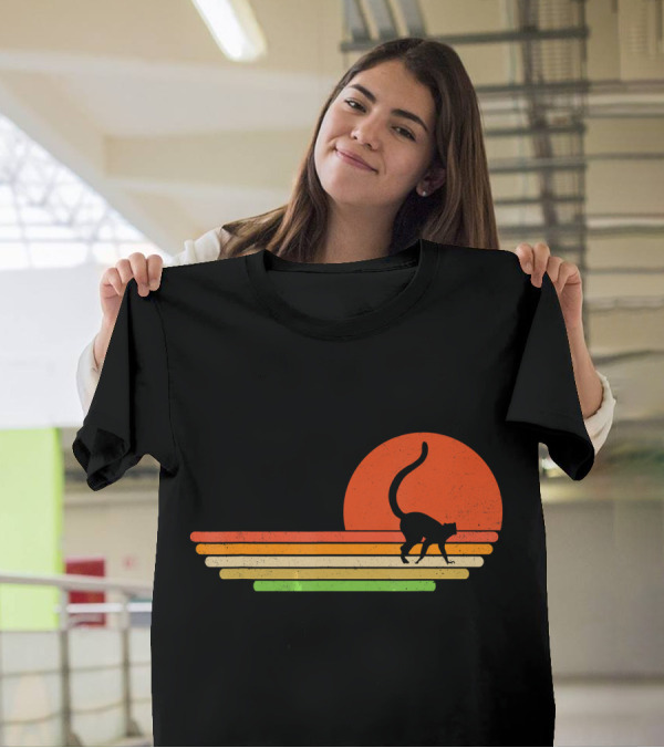 Distressed Lemur Sunset Silhouette Retro Stripes T-Shirt