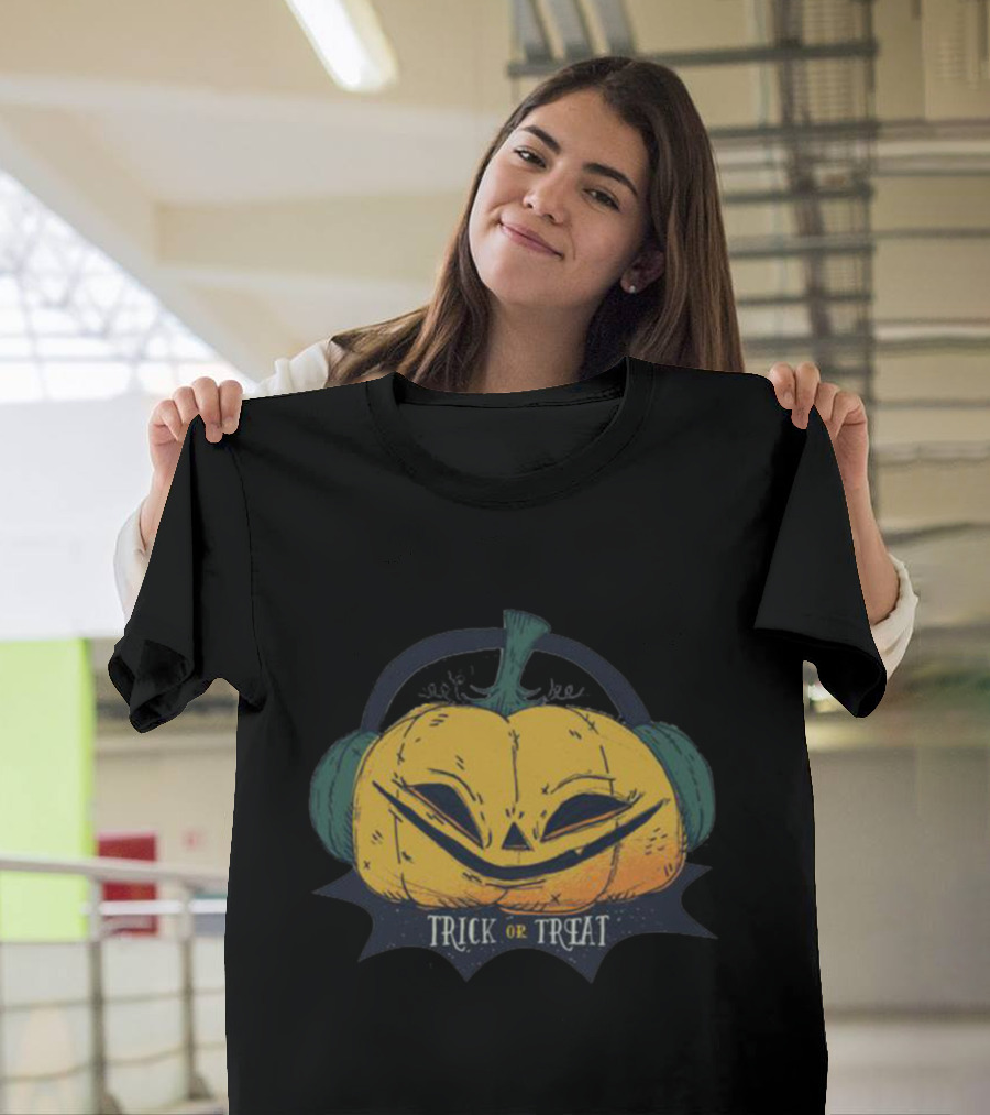 Trick or Treat Pumpkin Listen Music T-Shirt