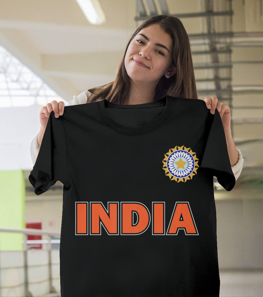 INDIA Independence Day 15 August Ind Cricket Emblem Badge T-Shirt