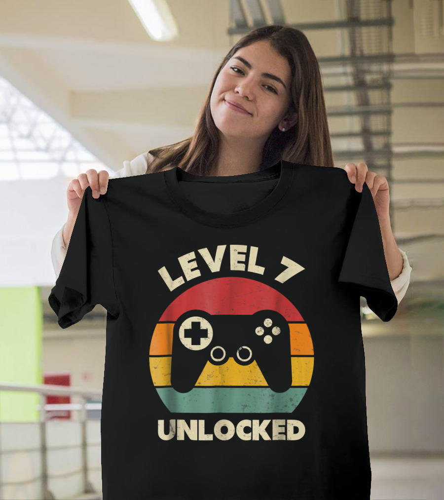 Level 7 Unlocked Retro Video Game Controller Vintage T-Shirt