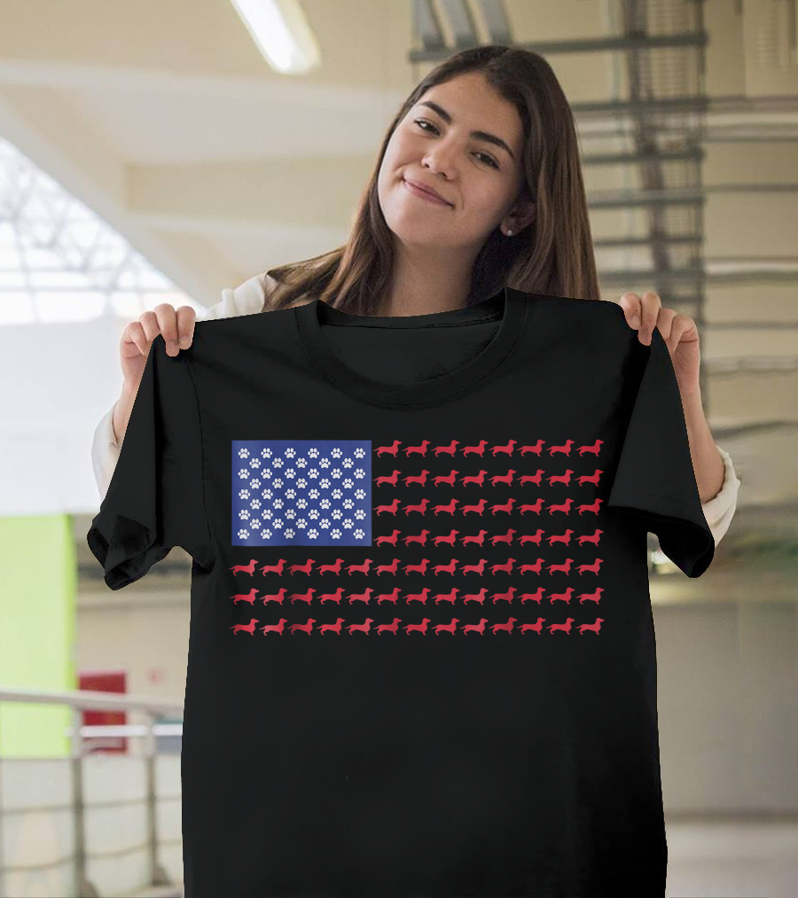 Dachshund Dog Paw American Flag T-Shirt