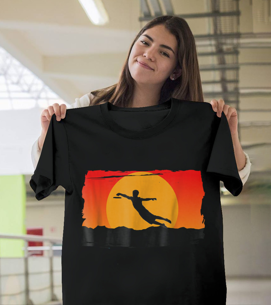 Cool Retro Vintage Distressed Ultimate Frisbee Sunset T-Shirt