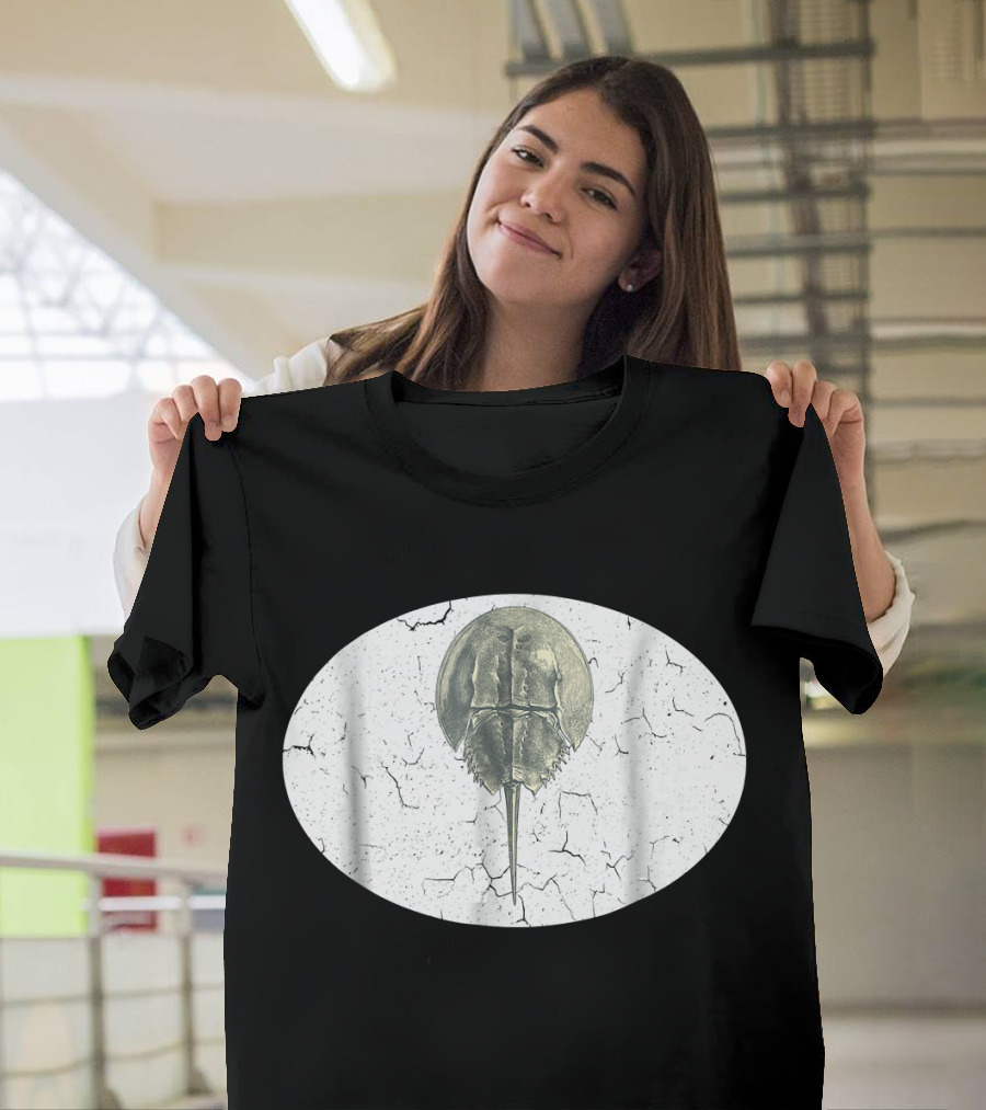 Vintage Style Horseshoe Crab Retro Oval Background T-Shirt