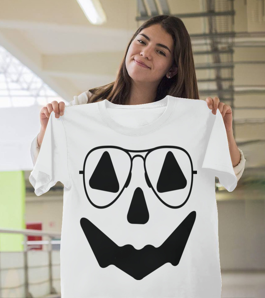 Pumpkin Face with Glasses Halloween Jack-O'-Lantern Sunglasses T-Shirt