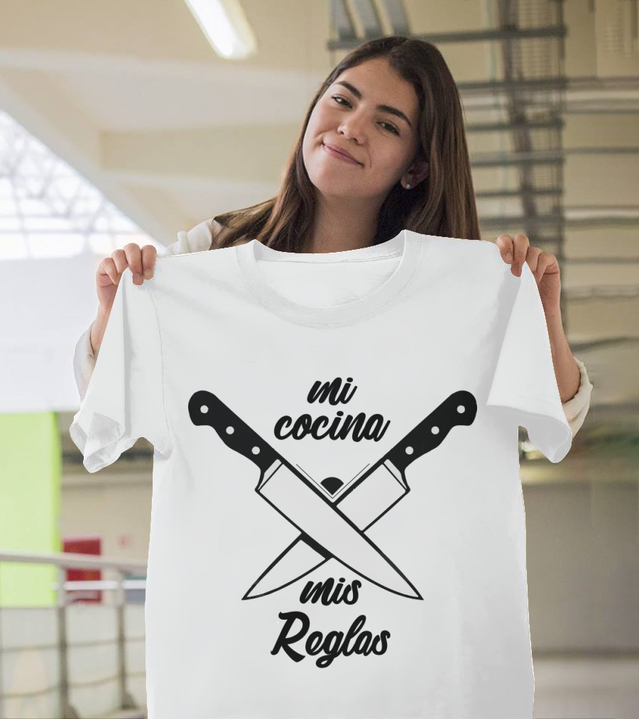 mi cocina mis reglas cross knives T-Shirt