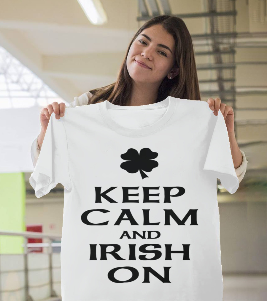Keep Calm and Irish On Shamrock Icon in Black Grunge T-Shirt