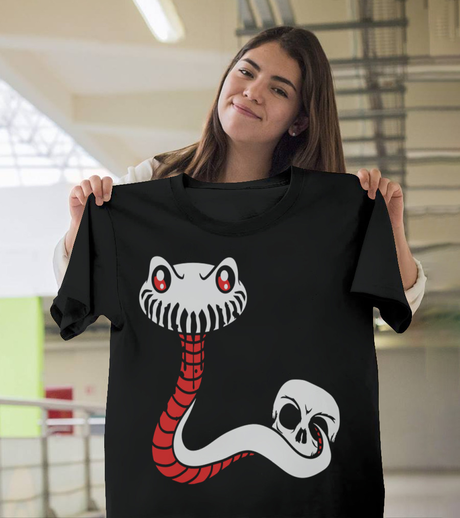 Deadly Skull Snake with Hungry Worm Skeleton Look T-Shirt
