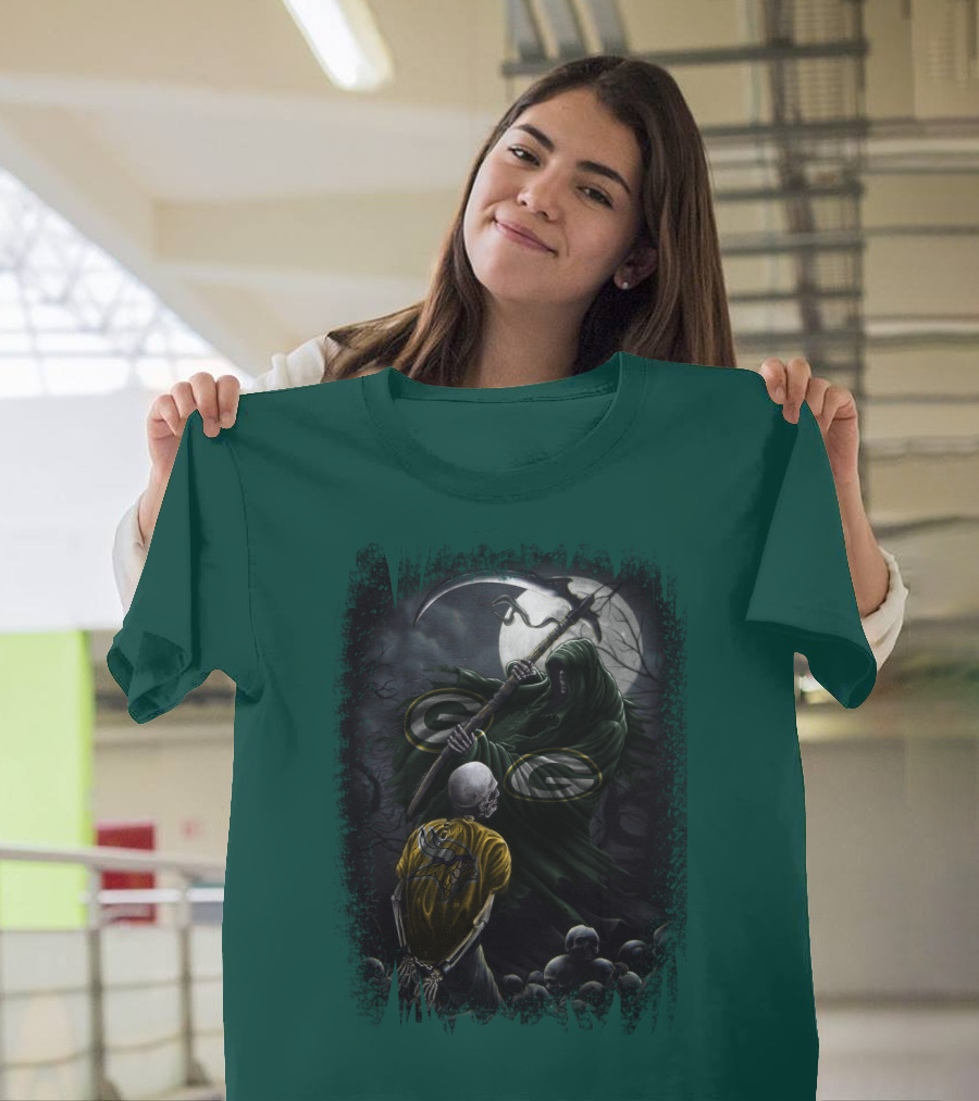 Green Bay Packers Grim Reaper Scene With Skeleton Under Moonlight T-Shirt