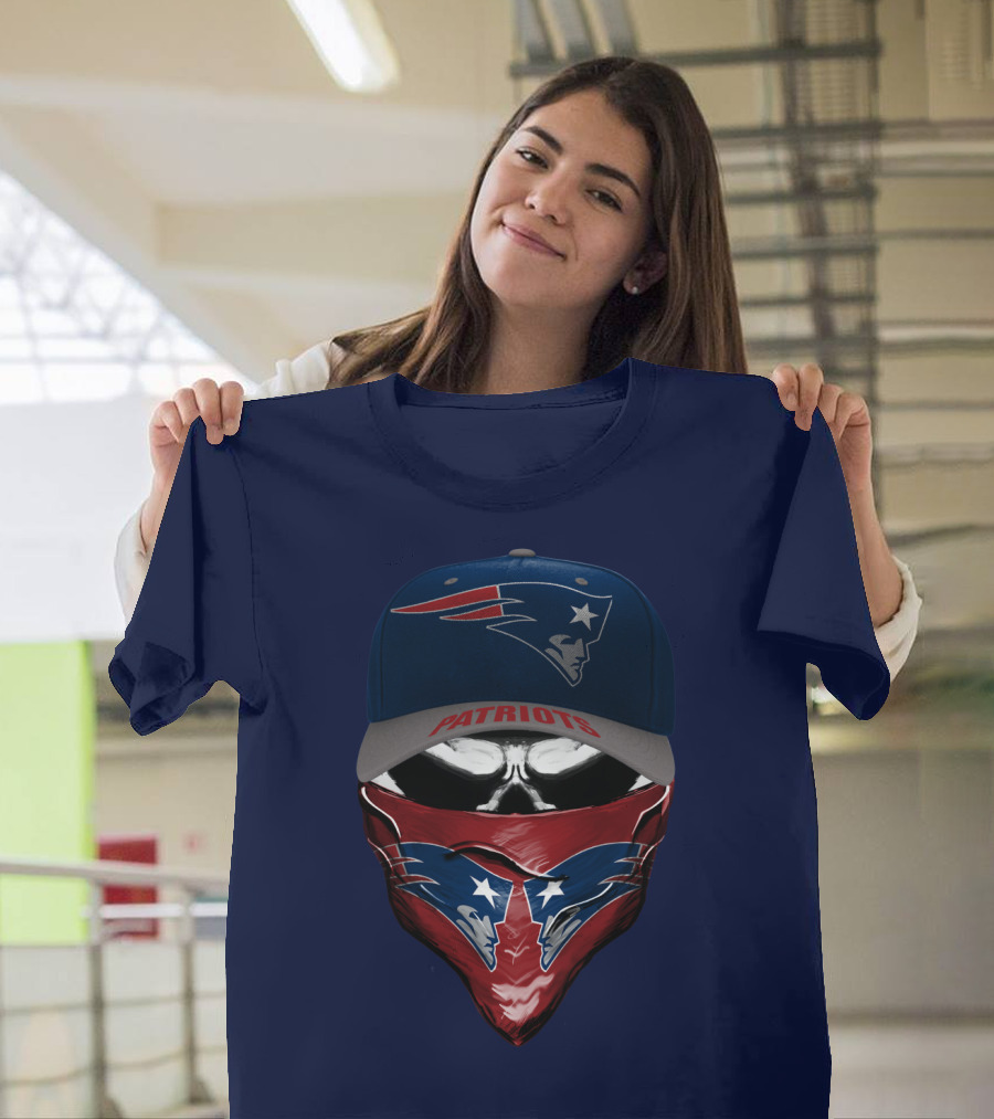 New England Patriots Cap And Skull Bandana T-Shirt