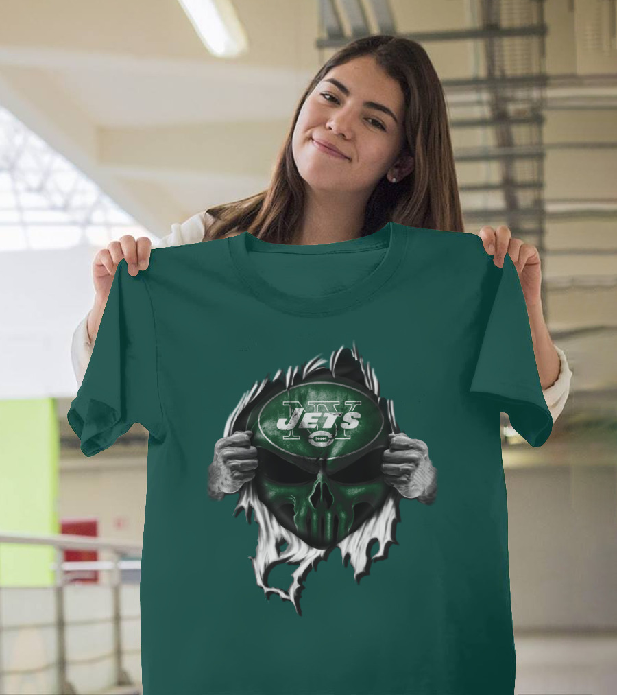 New York Jets Skull Ripping Football Helmet T-Shirt