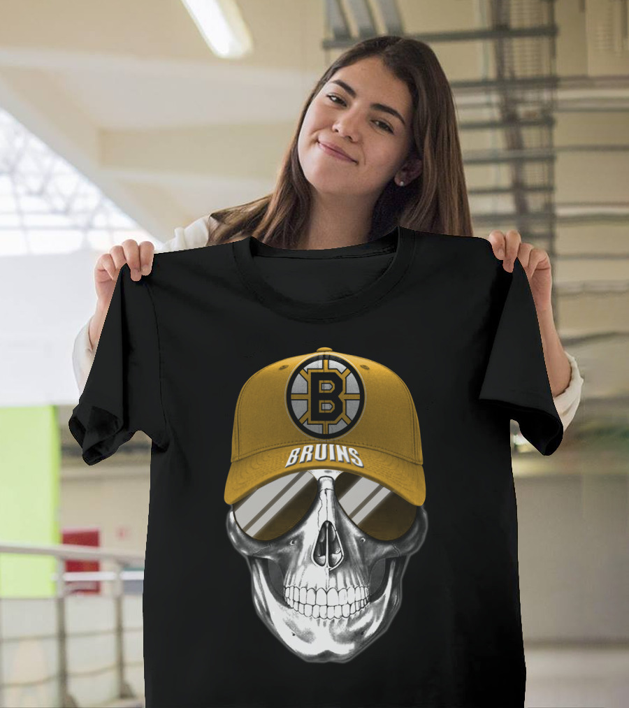 Boston Bruins Skull Cap With Hockey T-Shirt